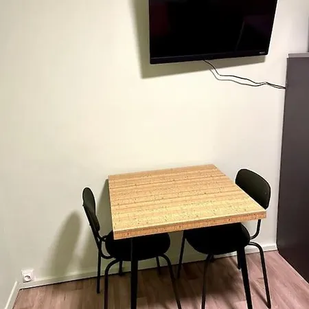 Brouettes 1 : Studio Mezzanine Apartment